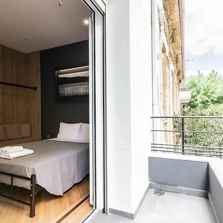 Aris Premium Athènes